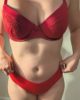 Coquine en lingerie 42 ans à Saint-Pierre : rouge ou noir ?
